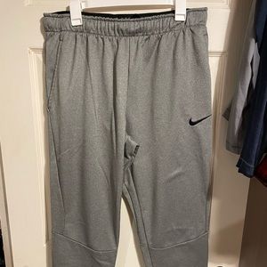 Nike Therma-Fit fleece joggers sz XL grey